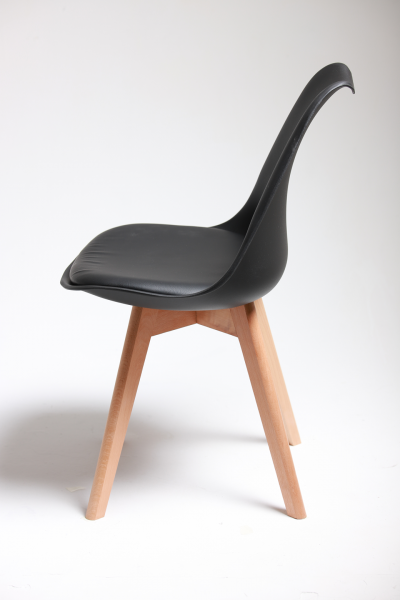 Стул Eames 222 черный
