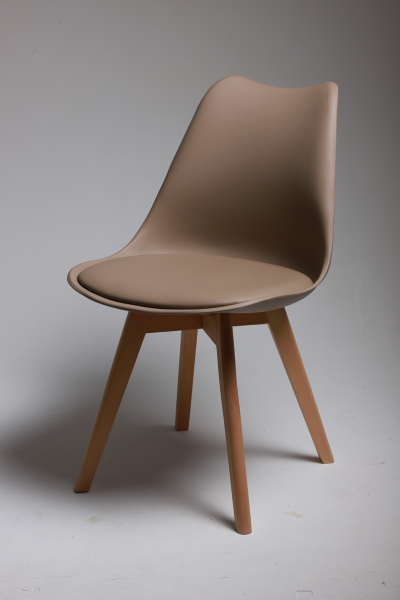 Стул Eames 222 бежевый