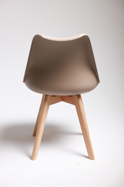 Стул Eames 222 бежевый